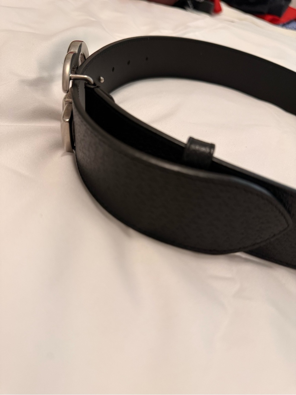 Gucci Black Leather Belt with Silver Double G Buckle - Picture 3 of 4